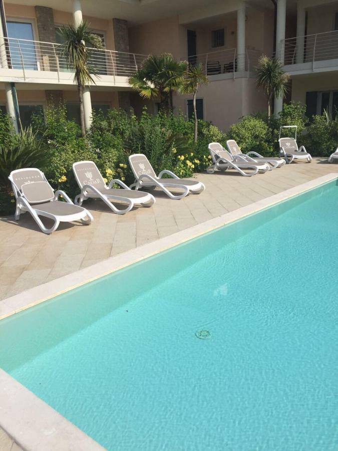 De Luxe Apartments Eden Sirmione Ngoại thất bức ảnh